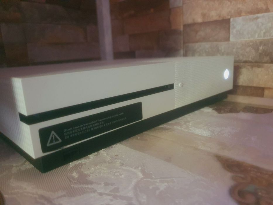 Xbox one s  yangi