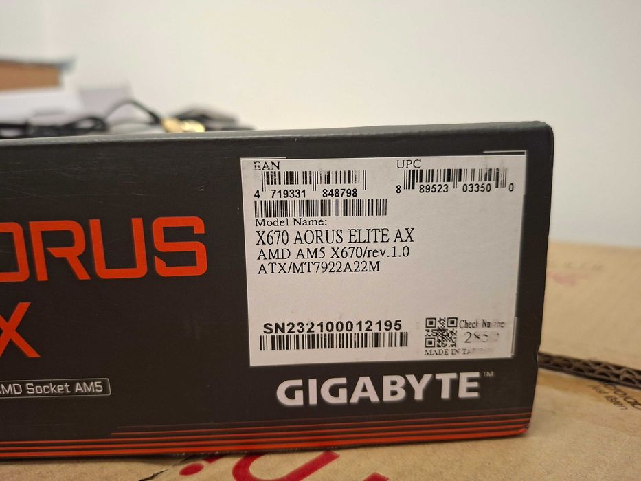 Placa de baza Gigabyte X670 AORUS ELITE AX, Socket AM5