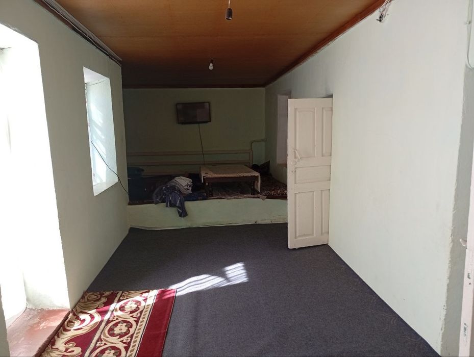 Srachni hovli sotiladi