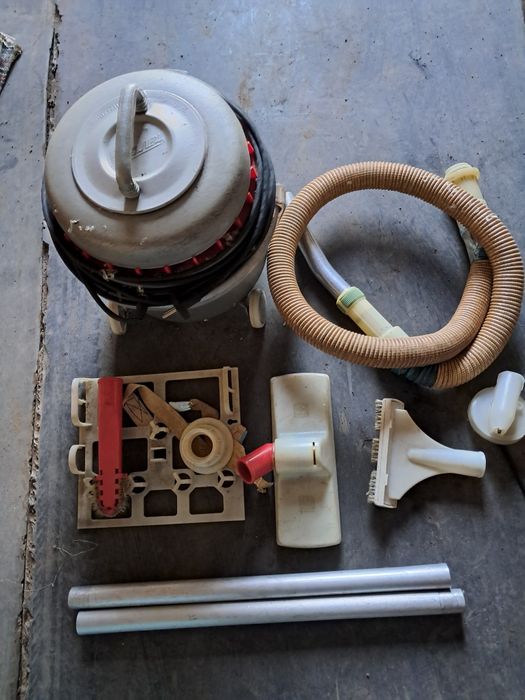 Продаётся пылесос  советский