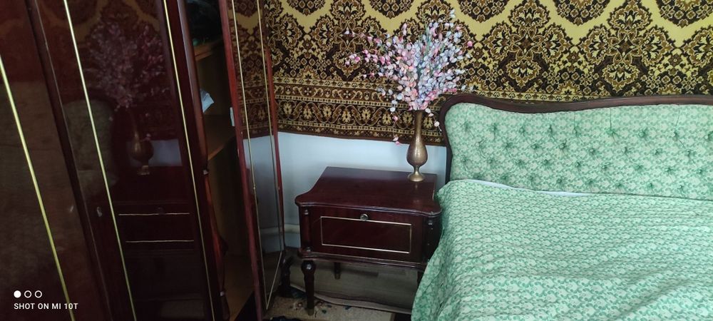 Продам спальный гарнитур