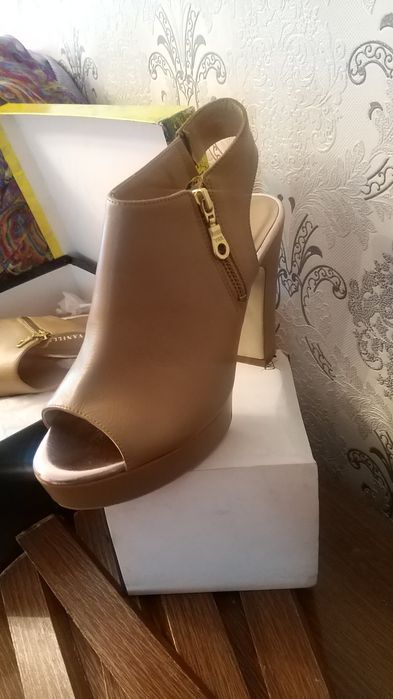 Босножки фирма  Vanilla Moon Италия.