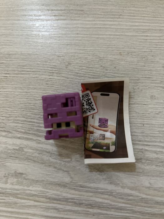 Продаю шаркира из Киндер Джой Minecraft или обменивают