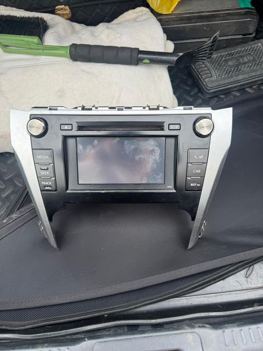 Продам оригинальную магнитолу камри 50