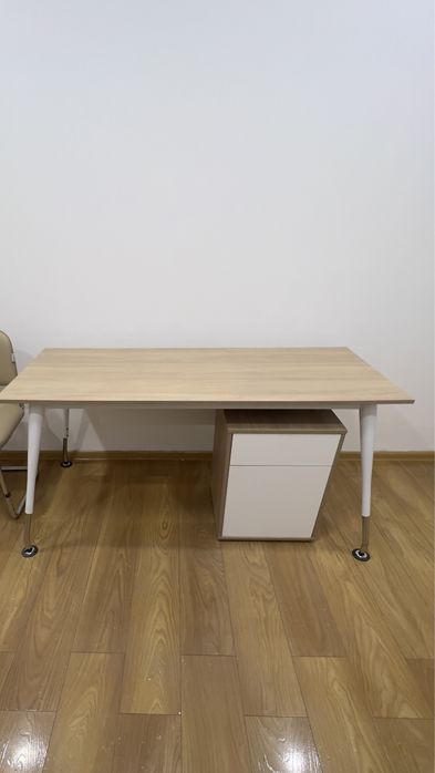 Продается стол письменный с тумбой