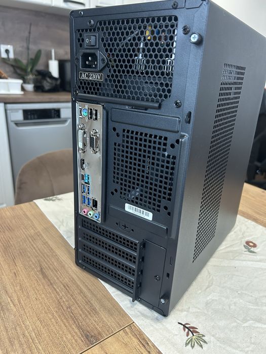 Нов! Много бърз компютър за всекидневна работа и лек гейминг.