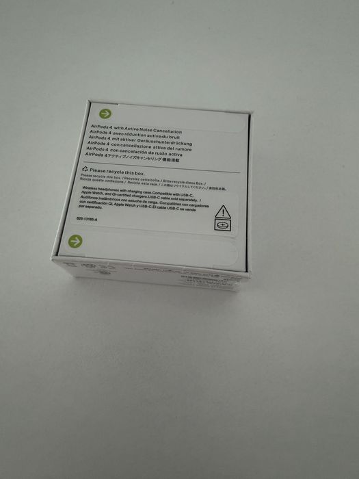 Airpods 4 anc noi cu eticheta