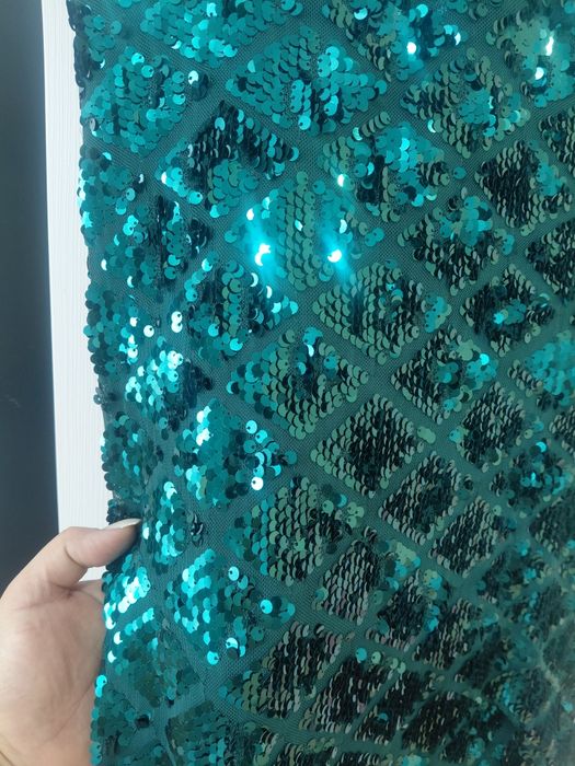 Платье в паетках. Длинное