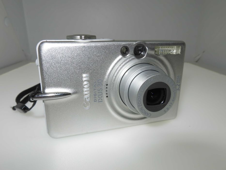 Canon IXUS 30 компактен фотоапарат, мини цифрова камера, като нов