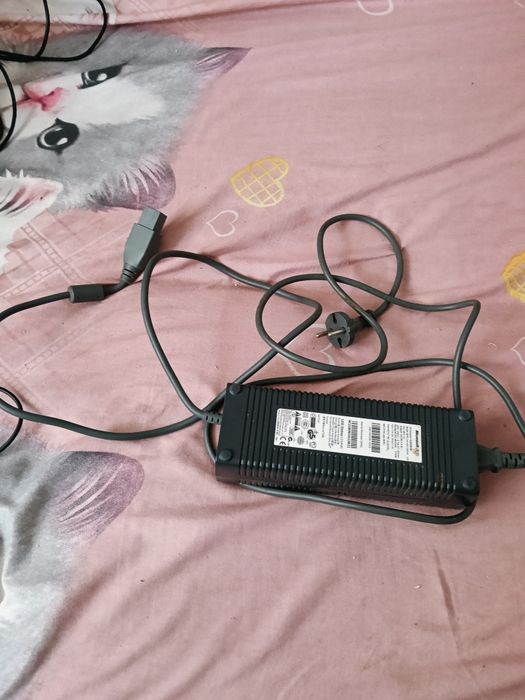 Vand xbox360 fumctionabil poti sa te joci jocuri