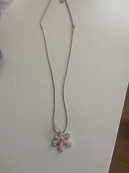 Колие Swarovski бяло розово цвете