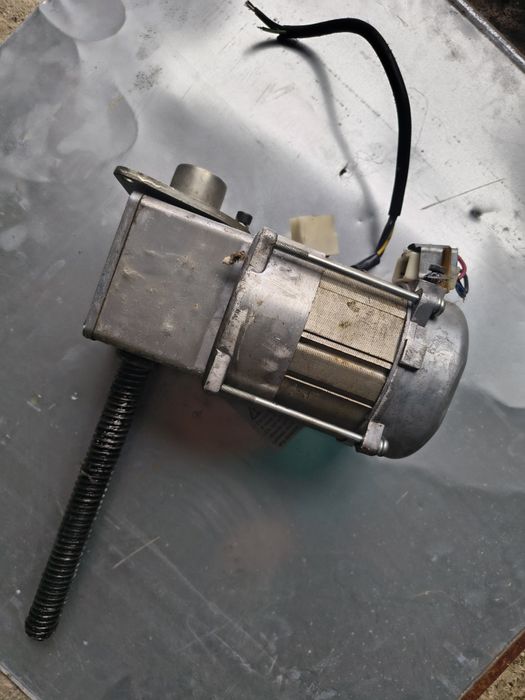 Motor electric cu melc