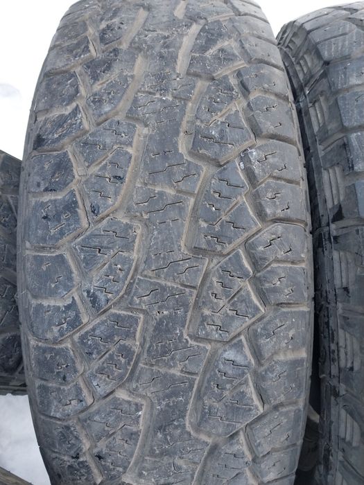 4 шины Hankook 265 70 R17.