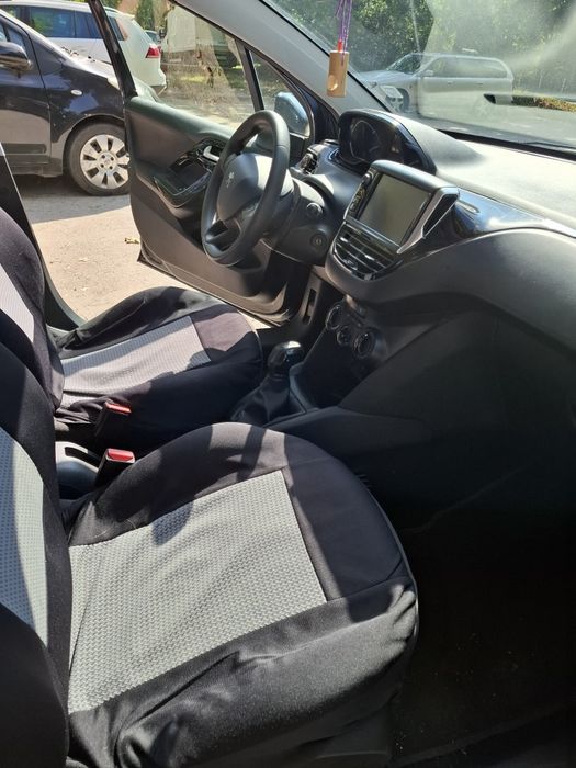 Peugeot 208 2017 година