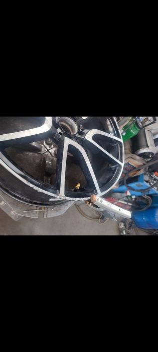 Заваряване и изправяне на алуминиеви джанти