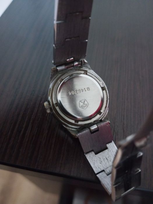 Часы наручные женские