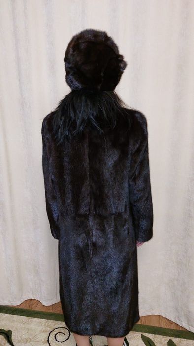 Продам норковую шубу