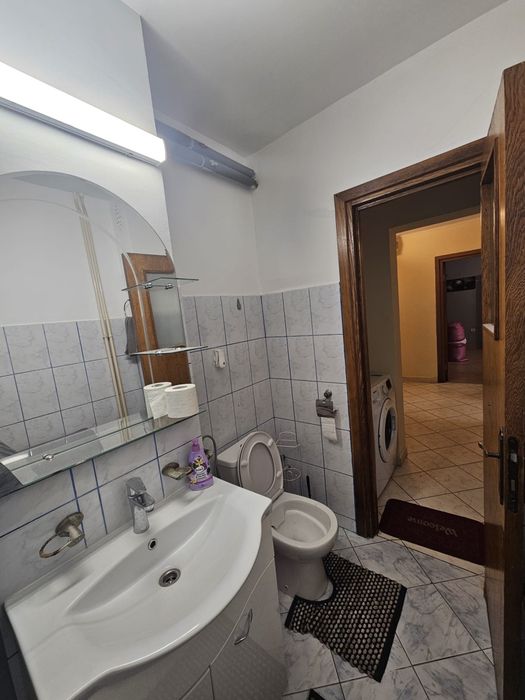 Inchiriez apartament buzaului etaj 1