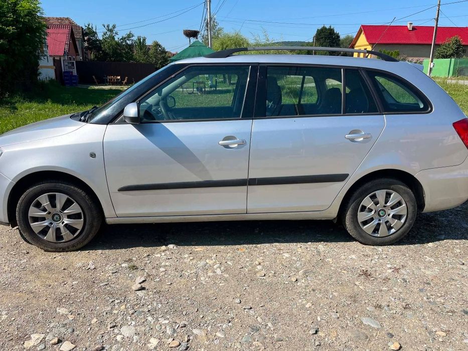Vând scoda fabia 1.4 benzina