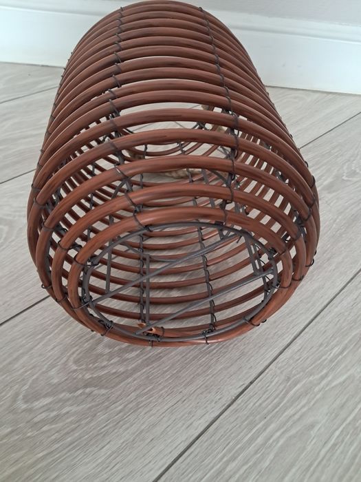 Фонарь-подсвечник из ротанга.