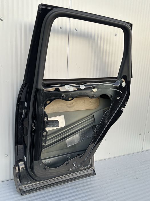 Usa dr spate vw Touareg 7P  cod de culoare LC9X 2011-2015