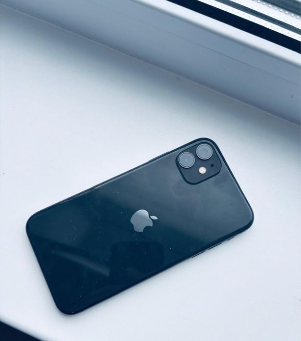 Продам айфон 11 черный