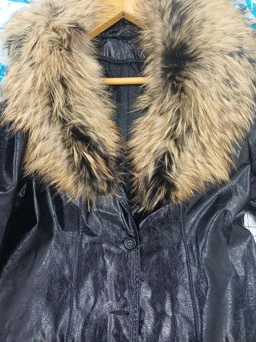 Кожаный плащ жен лаковый черн