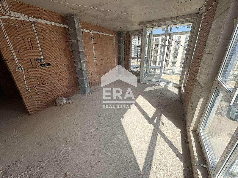 Продава се Двустаен апартамент в Варна, Възраждане 2 - 62 кв.м за 2000 €/кв.м - Снимка #9