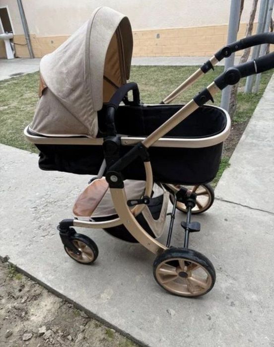 Bolalar kolyaskasi sotiladi.