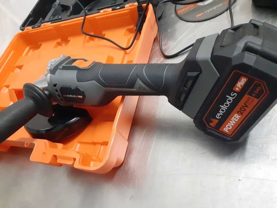 Polizor unghiular Evotools cu acumulator si variator de turatie