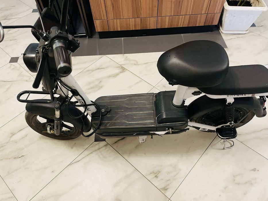 Продаю электроскутер 450 ват