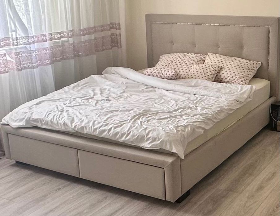 Pat tapițat 160x200