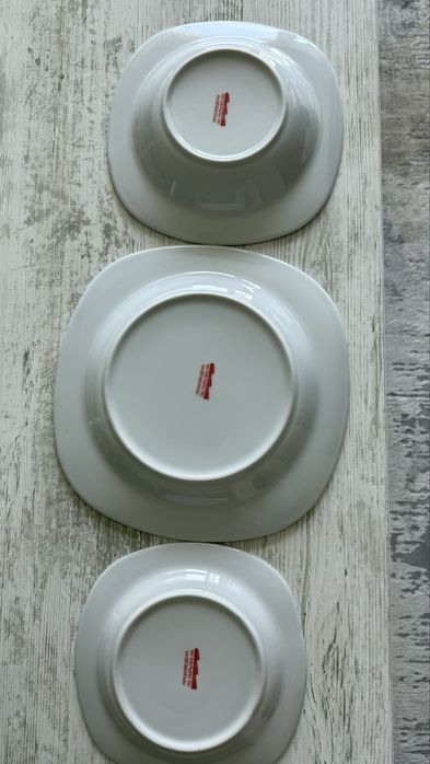 Порселанов сервиз чинийки