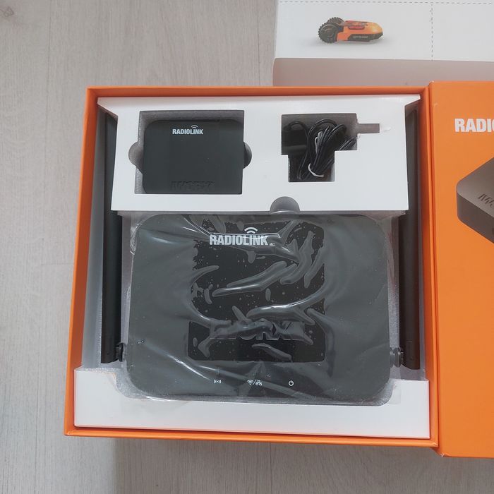 Модул за радиовръзка Worx RadioLink WA0864 за косачка робот Landroid (Wi-Fi усилвател)