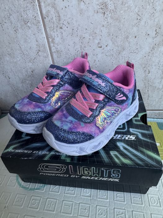 Adidași skechers cu lumini, mărime 22
