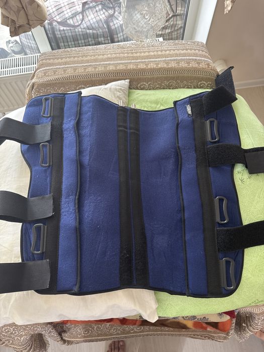 Фиксатор(бандаж) для колени