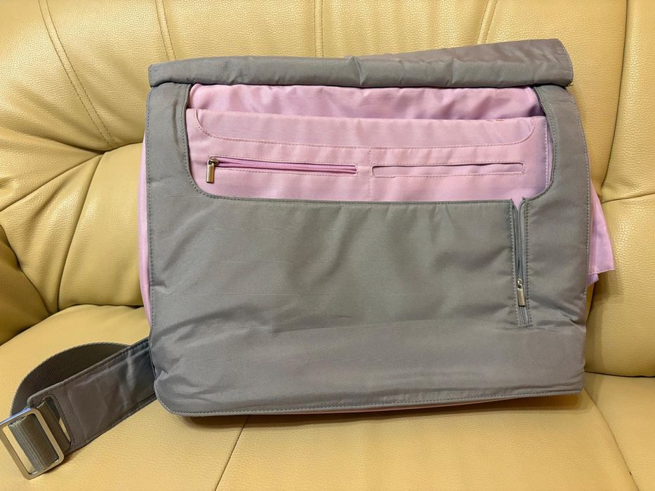 Geantă pentru laptop marca Belkin
Pret 45 lei