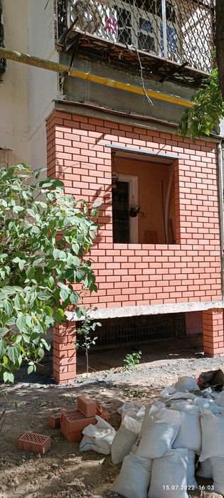Денис. Балконы кирпичом !