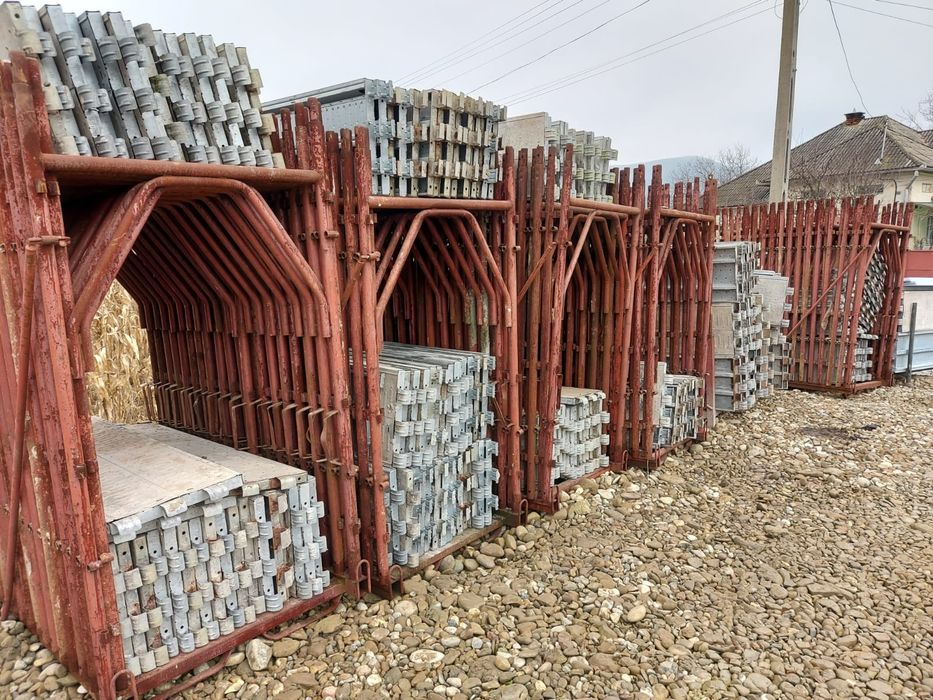 Schela de închiriat