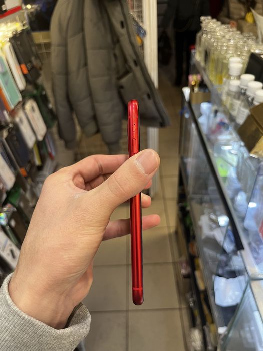 Айфон 11 в идеале скоробкой