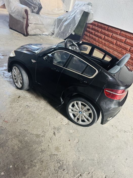 Продам детскую электромашину BMW X6