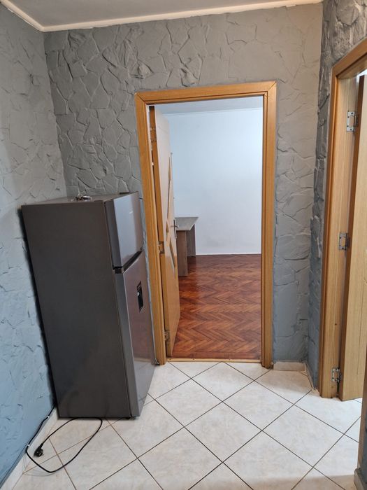 Închiriez garsoniera comfort 1 aflată la parterul unui bloc de 4 etaje ,35 mp,situata pe bulevardul 1DECEMBRIE 1918 nr.38 sector București.