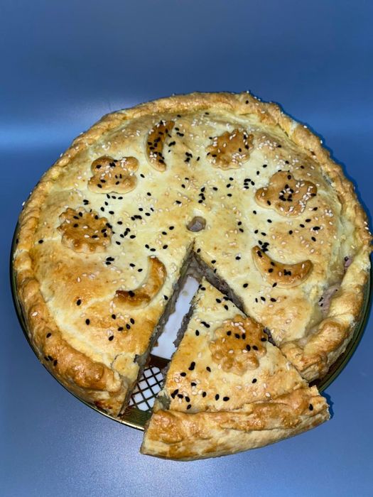 Баурсаки,пироги домашние,очень вкусные)