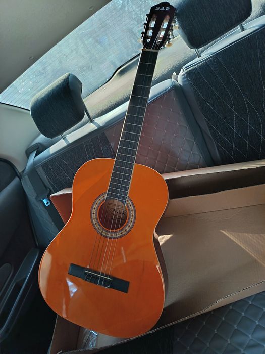 Yangi Gitara Sotiladi Holati Ishlatilmagan