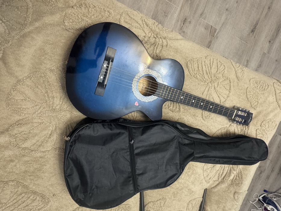 Гитара акустическая