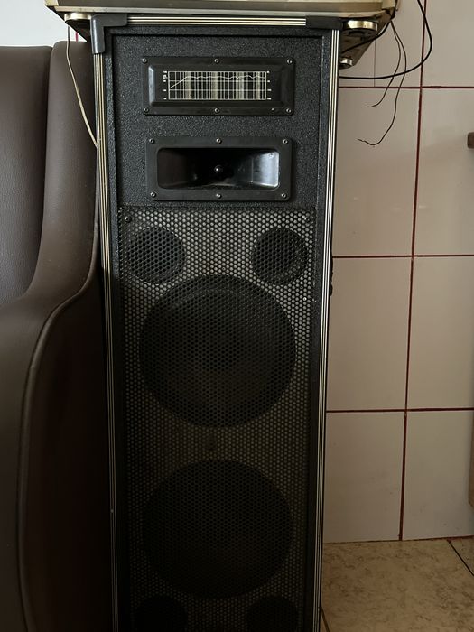 Boxe cu connectare prin cablu