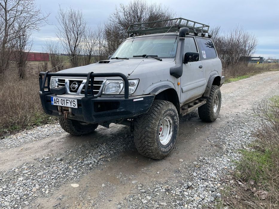 Nissan Patrol Y61 Scurt 3.0 TDDI An 2004 Pret 11800 Euro