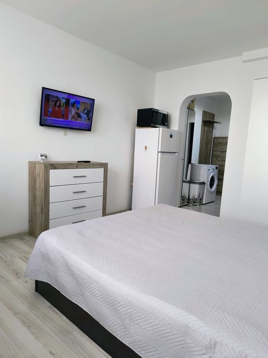 Persoana fizica vand garsoniera tiglina 1 (flori)