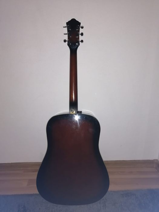 Chitară acustică