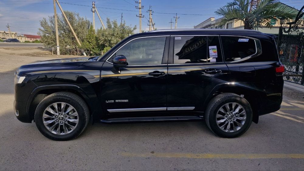 Toyota Land Cruiser 300 VXGR 2022 yil японка матор 35 турбина фул пази